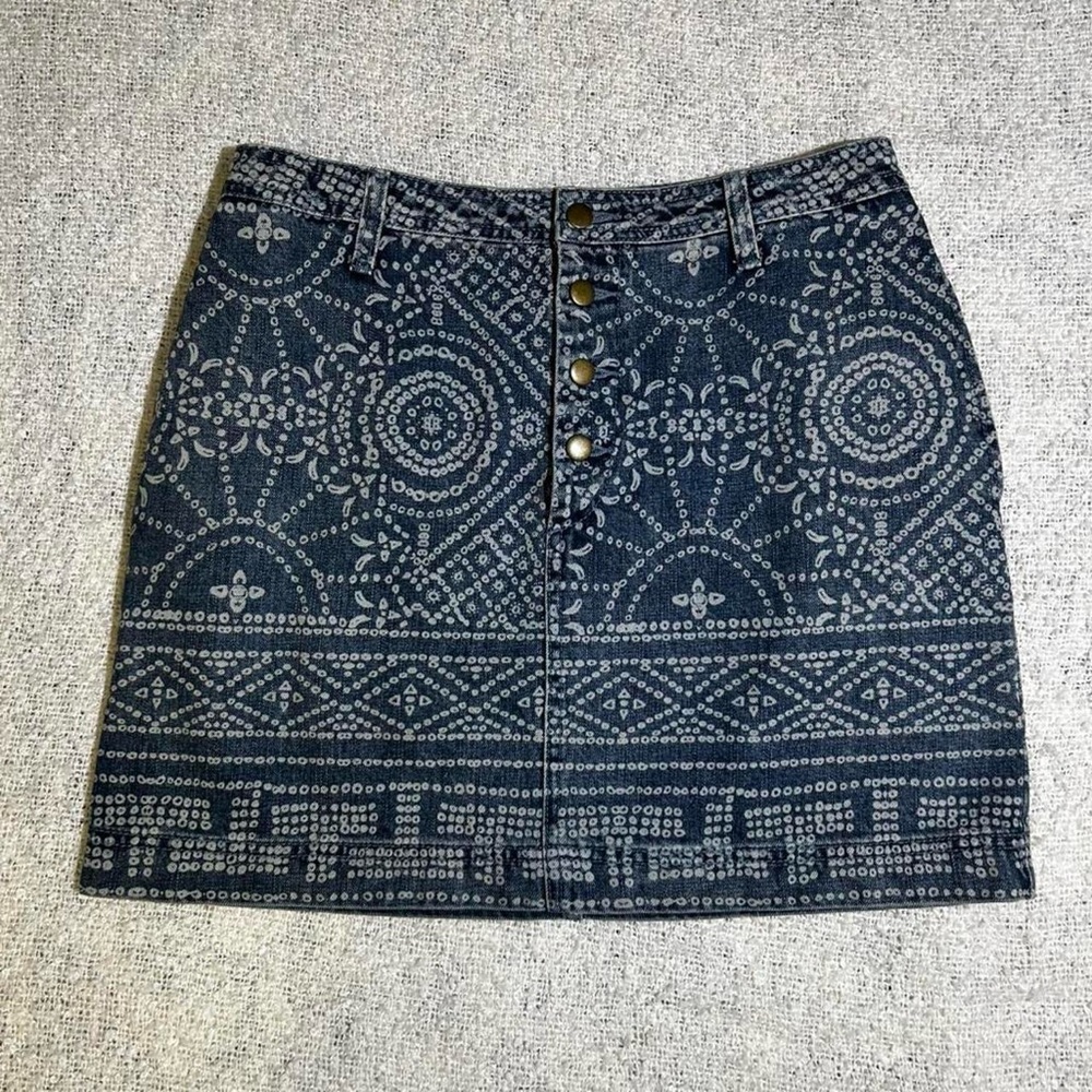 Free People 100% cotton tribal patterned blue and white denim mini skirt Size 8